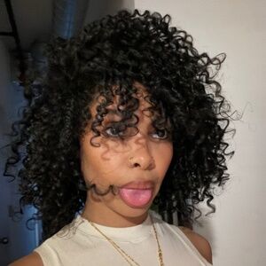 Meet your Posher, Kyla Skye